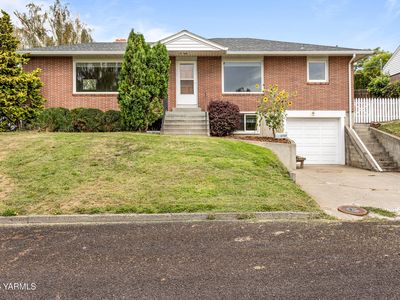 2707 Shelton Ave