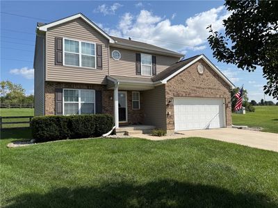 Property at 121 Ascot Glen Dr, Franklin, OH