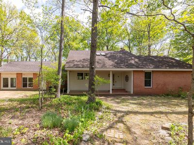 221 Settlers Ln