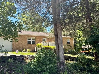 225 Mountain View Dr