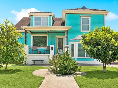 5793 Vermillion Blvd