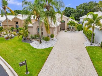 6429 Three Lakes