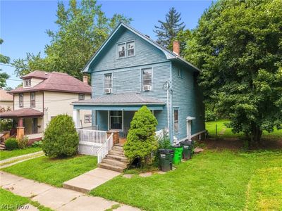 447 W North St