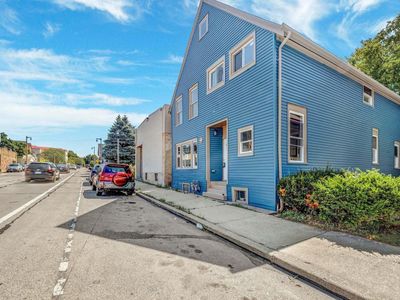 2975 South Kinnickinnic AVENUE