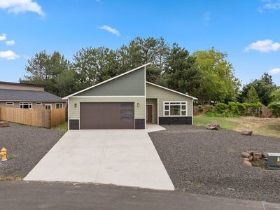 402 Lolly Ln