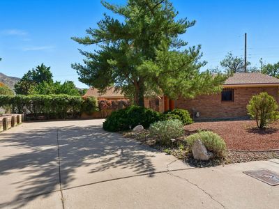 4013 Glen Canyon Ct NE