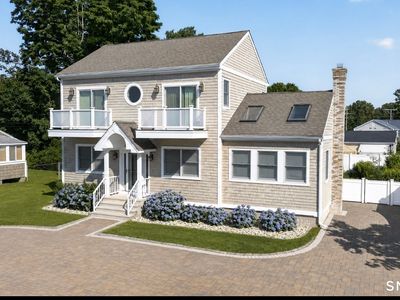 10 Lynne Avenue