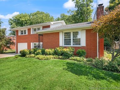 104 W Maplewood Drive