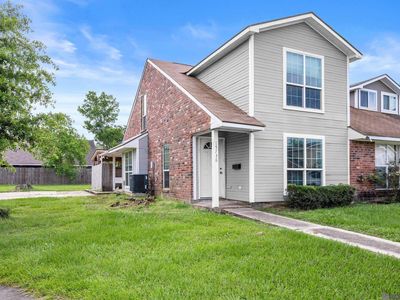 15736 Riverdale Ave E