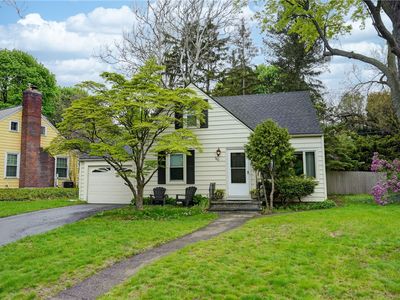 380 Hillside Ave