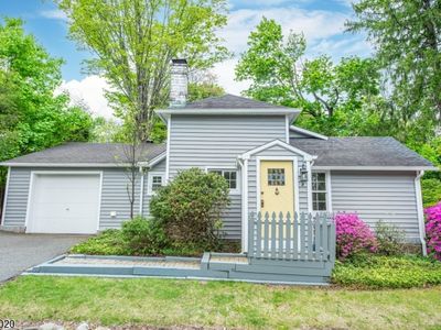 Property at 2 Cherry Tree Ln, Sparta, NJ