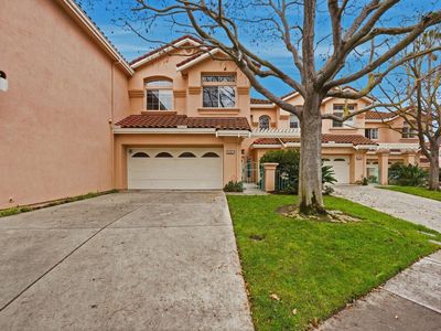 2207 Vizcaya Cir