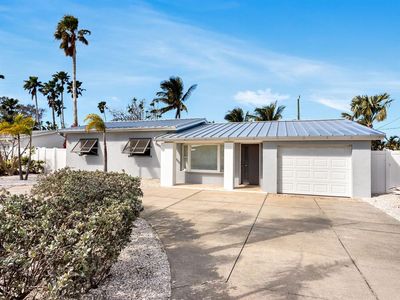 2740 E Vina Del Mar Blvd