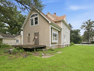 20 E Main St
