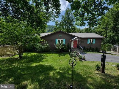 24 Waltz Ln