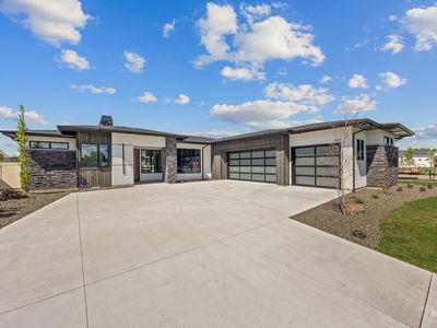 591 N Pembina Pl
