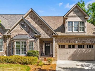 8 Blakeney Pl