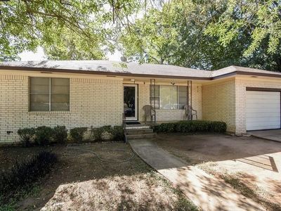 400 Sandra Dr