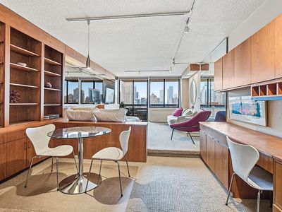 347 W 57th St APT 27E