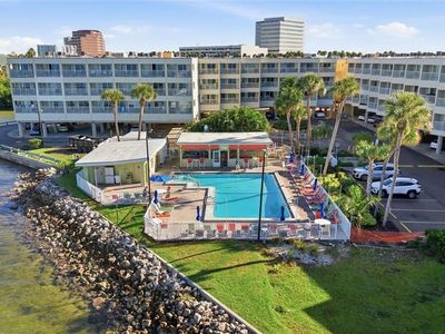 2506 N ROCKY POINT DRIVE #315