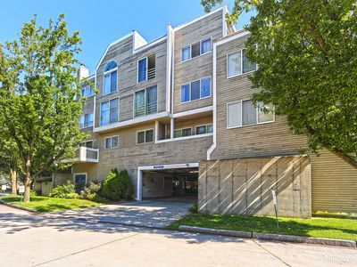 127 Harbour Close #127