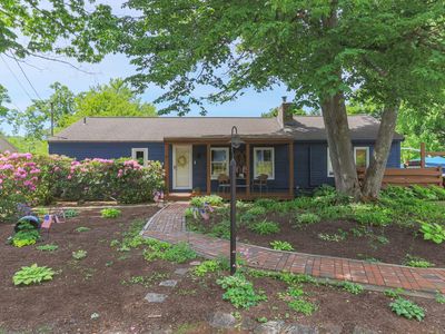 17 Island Pond Road