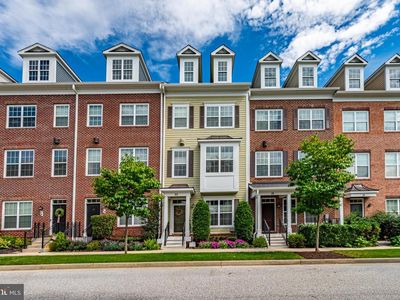 20 Meridian Ln