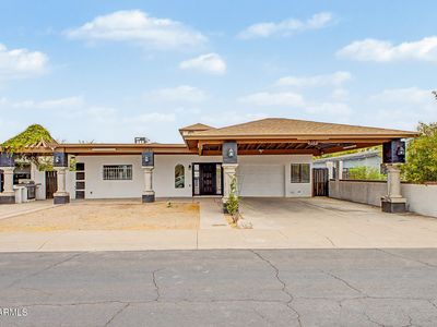 1707 W WAYLAND Drive