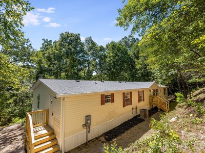 81 Spring Mountain Rd