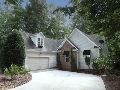 325 Water Front Ln