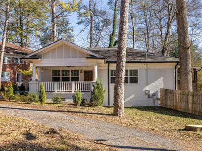 1598 Olympian Cir SW