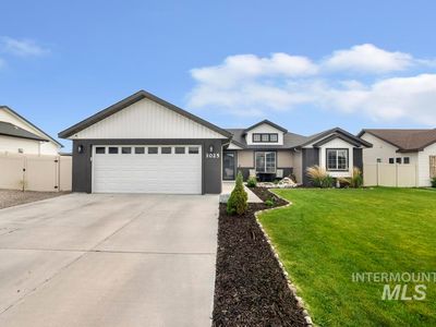 1025 Elk Butte Ave