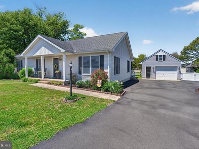 745 Hickman Dr