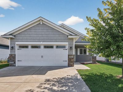 Property at 825 Golden Way NW, Isanti, MN