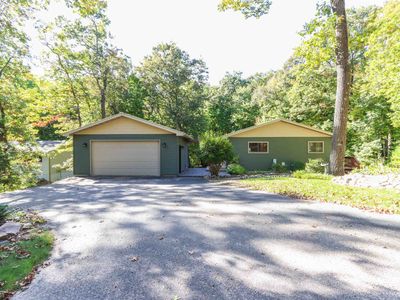 N3025 Crestwood Dr
