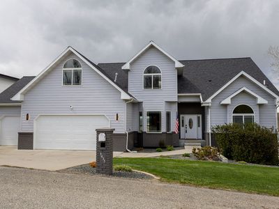3435 Prestwick Rd