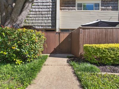 2702 Douglas Ave #126