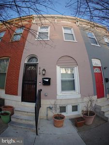 819 N Montford Ave