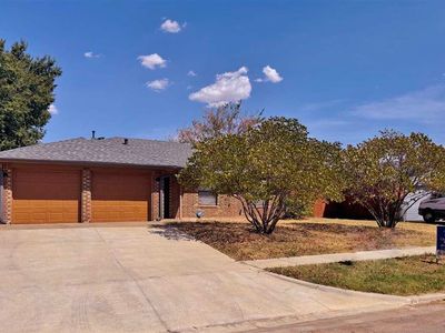 2613 NW Locksley Ln