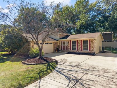 6S174 Lakewood Dr