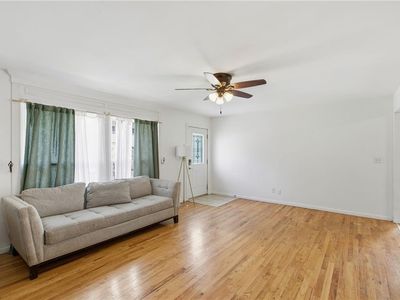 112 Collette St
