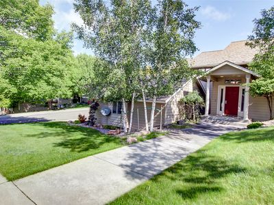 5200 Clearview Dr