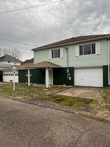 809 TOMLINSON AVENUE, REAR