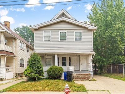 2231 W 105th St