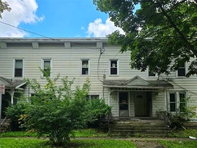 250-252 W Hudson St