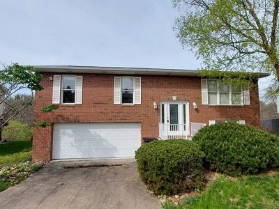 3241 Saint Charles Dr