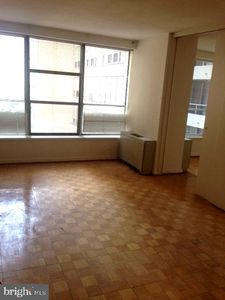 224 W Rittenhouse Sq #817