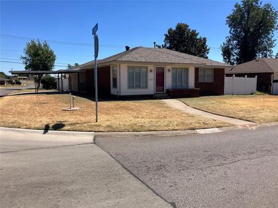 2116 Maple Dr