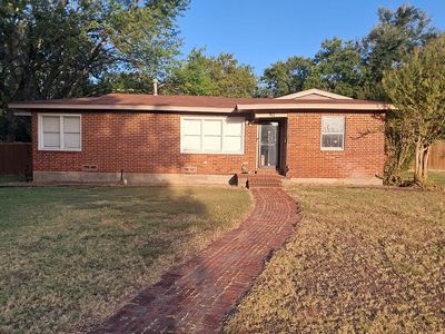 201 Mimosa Ln