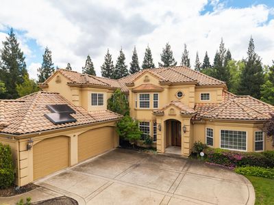 9003 Cedar Ridge Dr